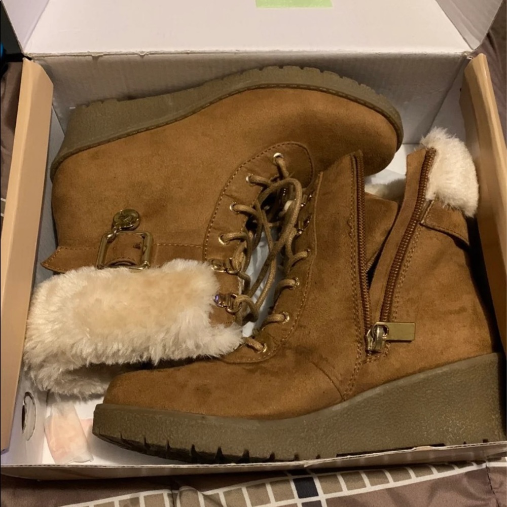 Girls ankle boots. Size 2
